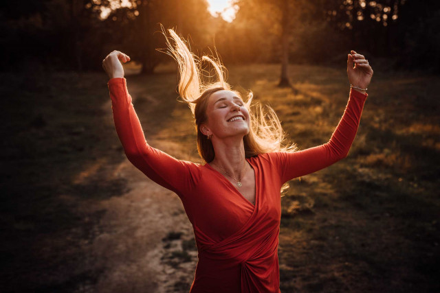 Tanze, um dich mit deiner Weiblichkeit zu verbinden